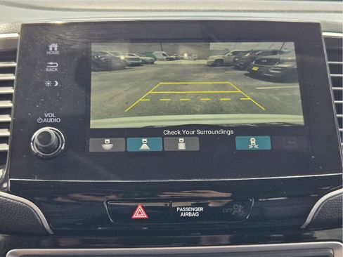 Used 2021 Honda Pilot Touring image 14
