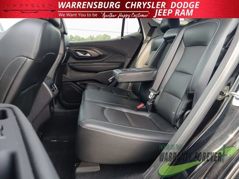 Used 2024 GMC Terrain SLT AWD/4WD image 14