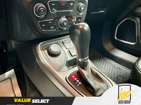 Used 2018 Jeep Compass Latitude w/ Popular Equipment Group AWD/4WD image 17