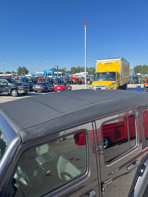 Used 2022 Jeep Wrangler Unlimited Sport AWD/4WD image 9