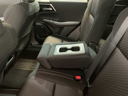 New 2025 Mitsubishi Outlander ES image 5