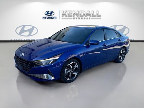 Used 2023 Hyundai Elantra Limited FWD image 3