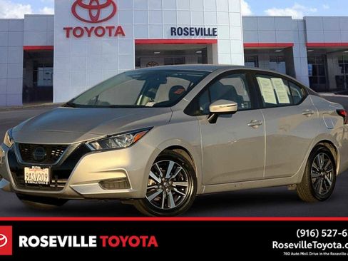 Used 2021 Nissan Versa SV image 1