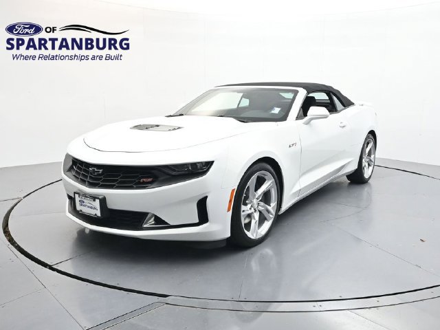 Used 2023 Chevrolet Camaro LT RWD image 3