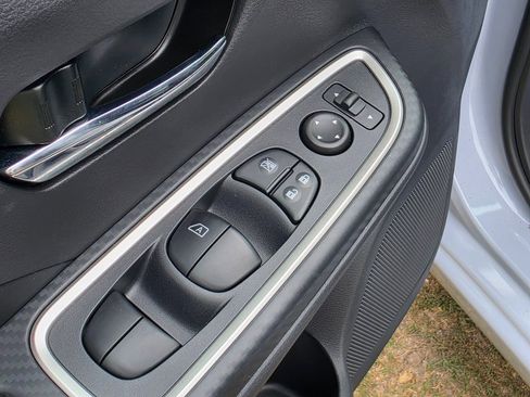 New 2025 Nissan Versa SR w/ Trunk Package image 16