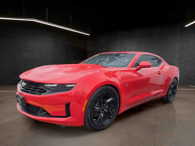Used 2020 Chevrolet Camaro LT RWD image 3