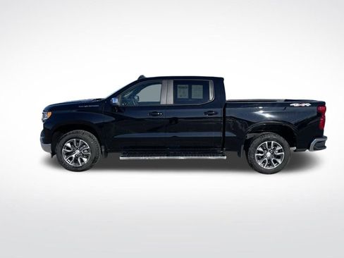 Used 2025 Chevrolet Silverado 1500 LT image 2