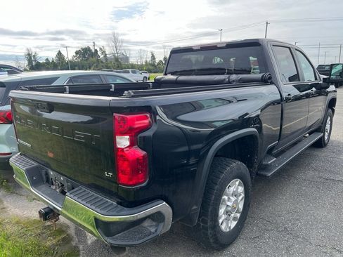Used 2021 Chevrolet Silverado 2500 LT w/ Convenience Package AWD/4WD image 3