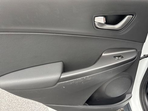 Used 2021 Hyundai Kona Ultimate w/ Cargo Package image 12