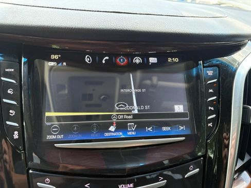Used 2019 Cadillac Escalade Luxury RWD image 21