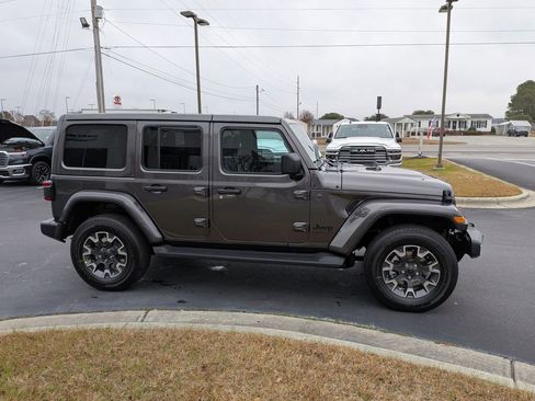 New 2026 Jeep Wrangler Unlimited Sahara AWD/4WD image 5