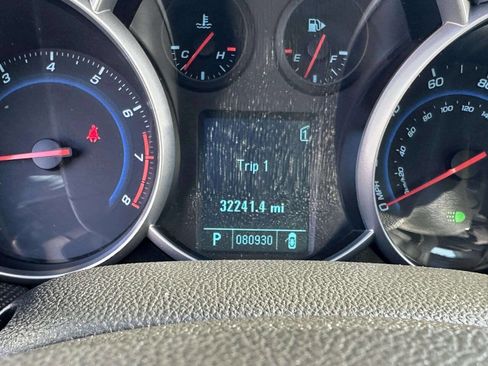 Used 2011 Chevrolet Cruze LT image 23