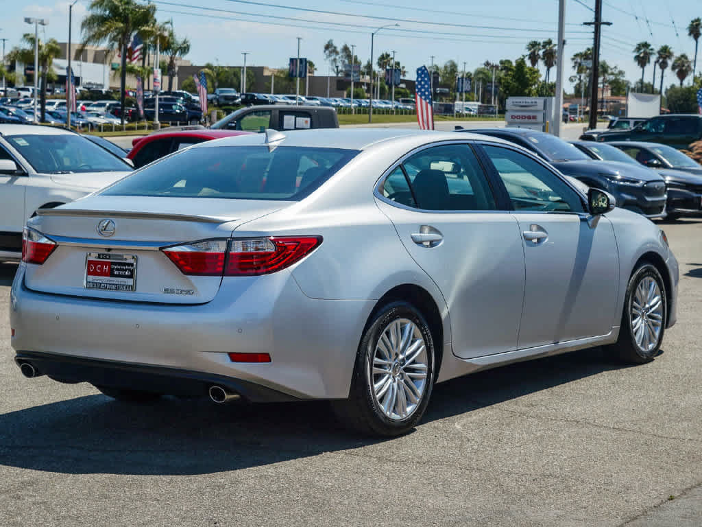 Used 2015 Lexus ES 350 w/ Premium Package FWD image 4