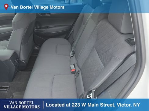 Used 2023 Toyota Corolla Cross LE w/ Moonroof Package image 23