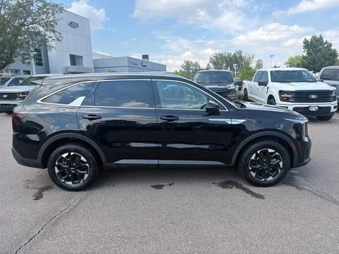Used 2024 Kia Sorento S AWD/4WD image 9