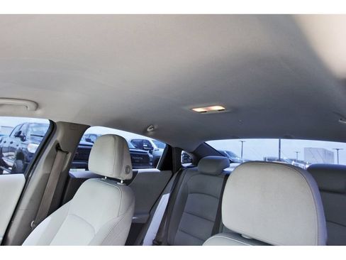 Used 2017 Chevrolet Malibu LT FWD image 27