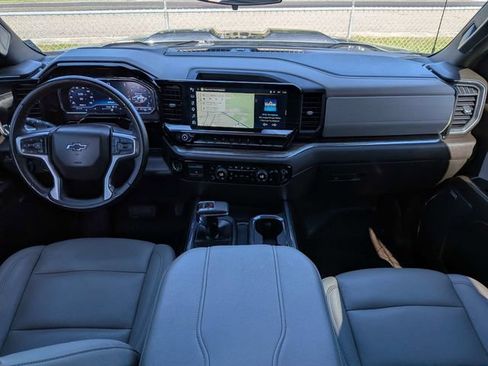 Used 2024 Chevrolet Silverado 1500 LT Trail Boss w/ Convenience Package II AWD/4WD image 15