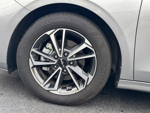 Certified 2024 Kia Forte LXS w/ LXS Technology Package image 9