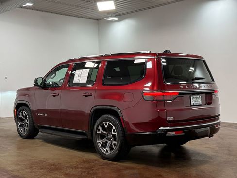 Used 2024 Jeep Wagoneer Series III AWD/4WD image 5