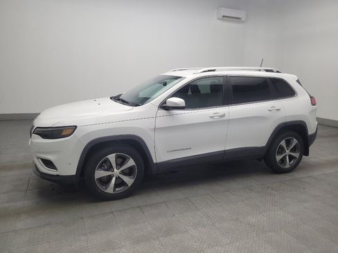 Used 2019 Jeep Cherokee Limited w/ Technology Group FWD image 2