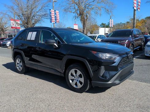 Used 2020 Toyota RAV4 LE image 3