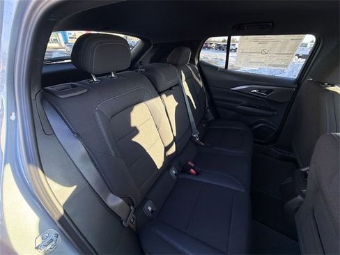 New 2026 Chevrolet Equinox EV LT image 25