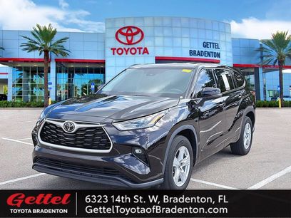 Certified 2022 Toyota Highlander LE