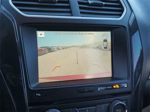 Used 2017 Ford Explorer XLT w/ Equipment Group 202A image 19
