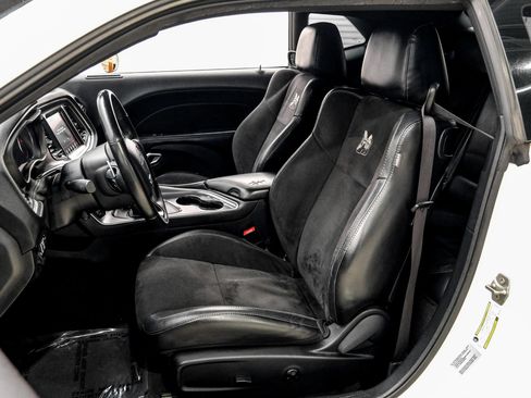 Used 2017 Dodge Challenger R/T Scat Pack RWD image 38