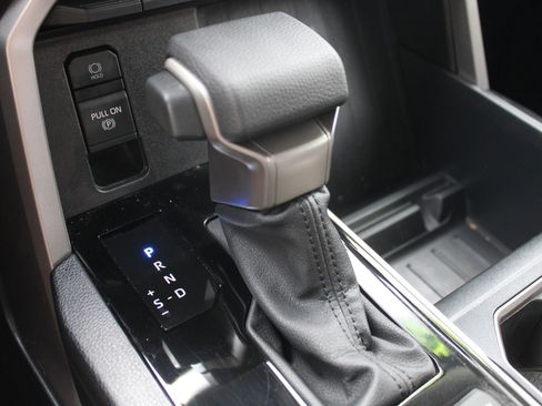 Used 2022 Toyota Tundra SR5 image 10