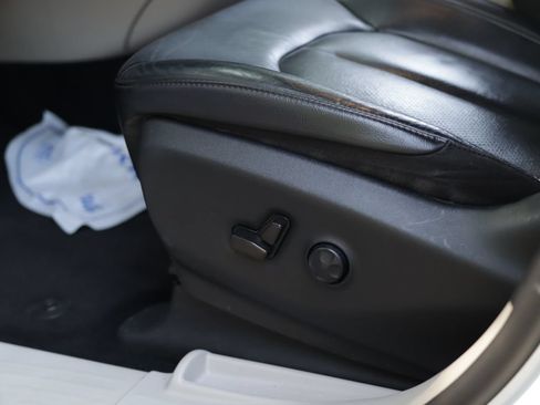 Used 2022 Chrysler Pacifica Touring-L FWD image 19