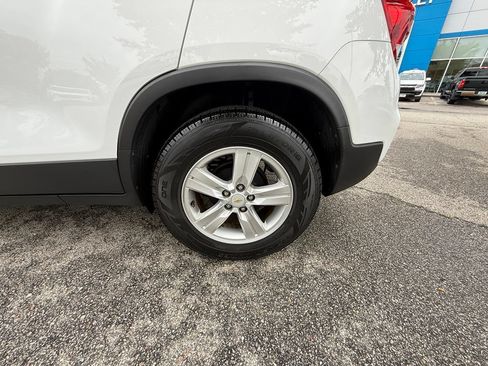 Used 2020 Chevrolet Trax LT w/ LT Convenience Package FWD image 29