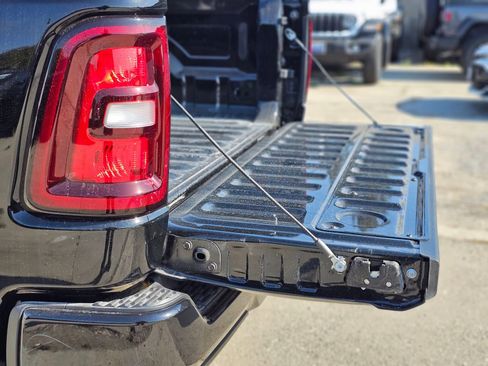 New 2026 RAM 1500 Big Horn AWD/4WD image 7