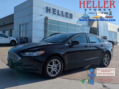Used 2018 Ford Fusion SE w/ Fusion SE Technology Package FWD image 1