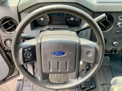 Used 2014 Ford F250 XL w/ Power Equipment Group AWD/4WD image 17