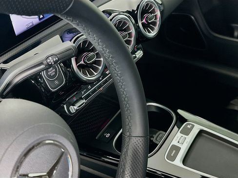 Used 2025 Mercedes-Benz CLA 35 AMG 4MATIC image 17