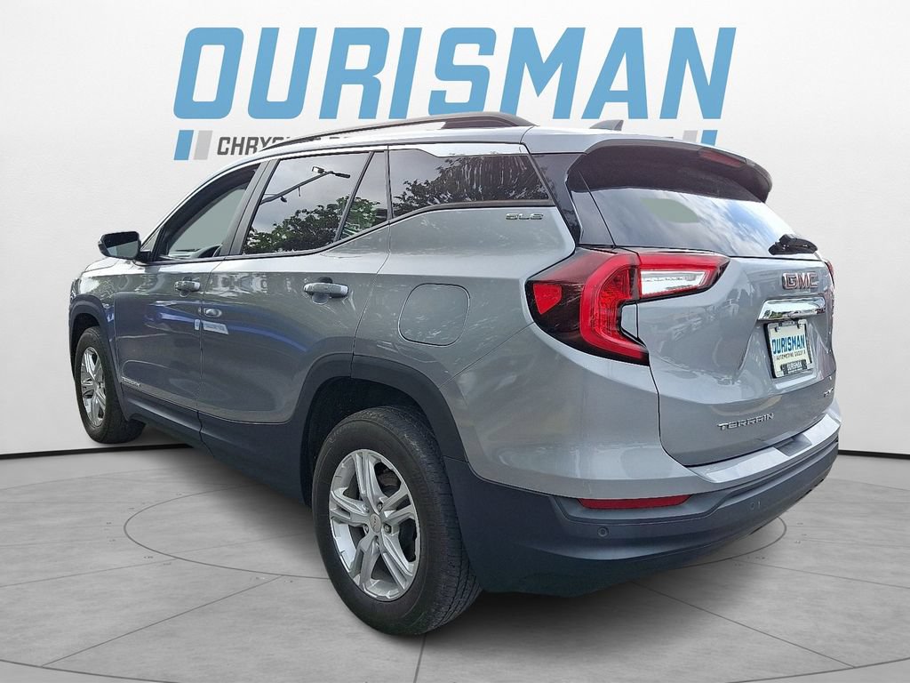 Used 2023 GMC Terrain SLE w/ Driver Convenience Package AWD/4WD image 4