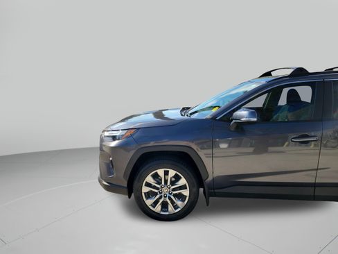 Used 2024 Toyota RAV4 XLE Premium FWD image 29