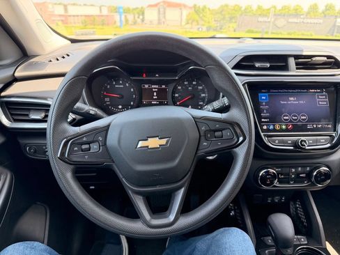 Used 2023 Chevrolet TrailBlazer LT w/ Convenience Package FWD image 18