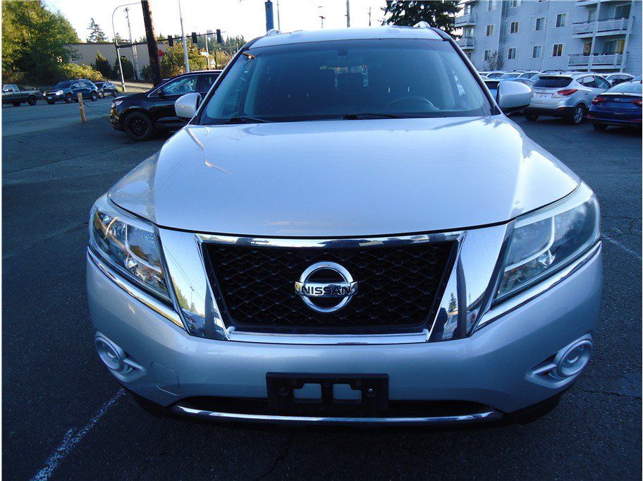 Used 2013 Nissan Pathfinder SV AWD/4WD image 2
