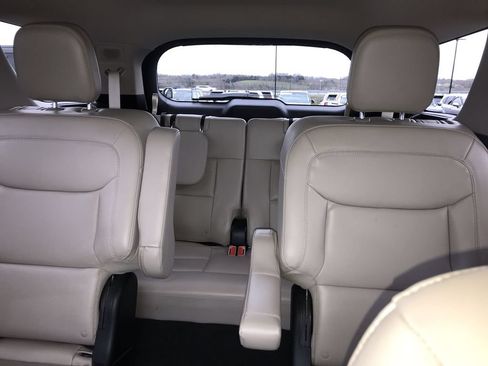 Used 2023 Ford Explorer XLT w/ Equipment Group 202A AWD/4WD image 22
