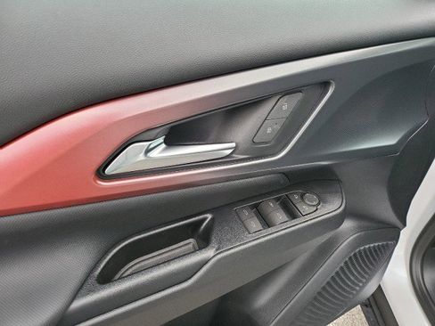 New 2025 Chevrolet Equinox EV RS image 24