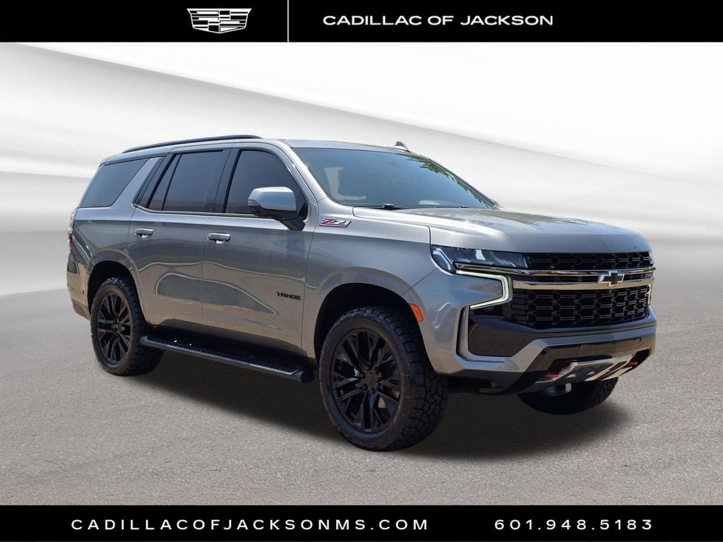 Used 2021 Chevrolet Tahoe Z71 w/ Luxury Package AWD/4WD image 3