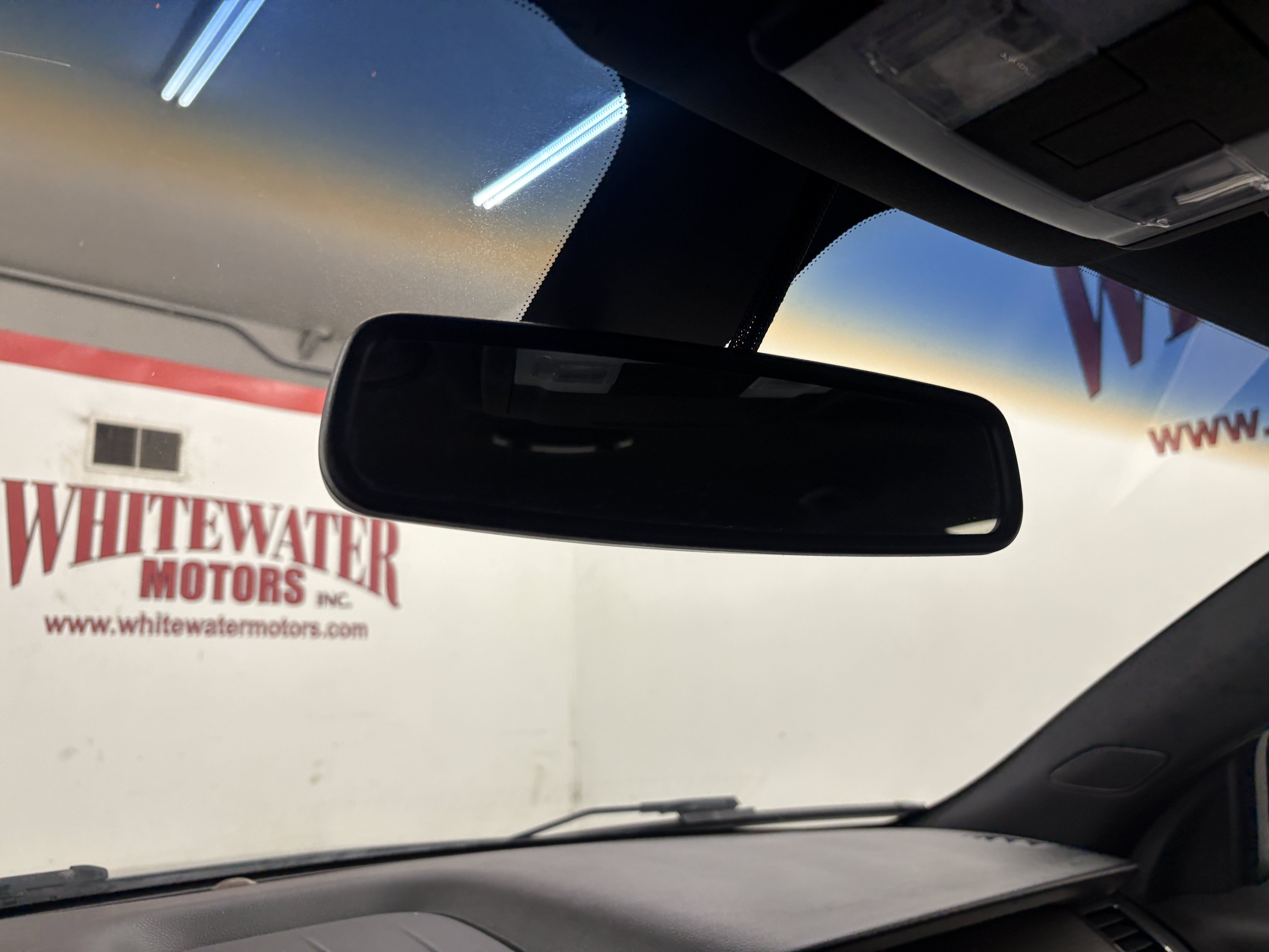Used 2015 Ford Taurus SEL FWD image 25