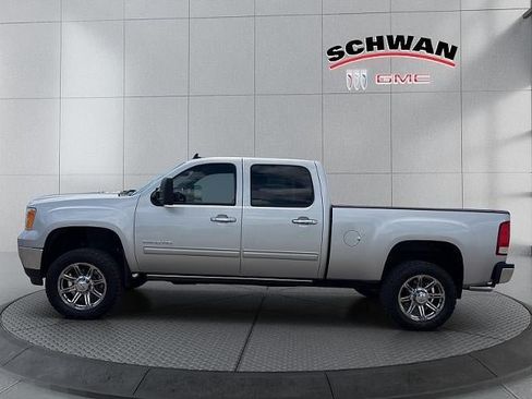 Used 2011 GMC Sierra 2500 SLE w/ SLE Preferred Package AWD/4WD image 7