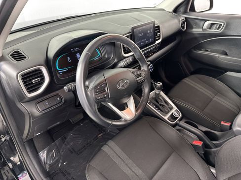 Used 2023 Hyundai Venue SEL image 9