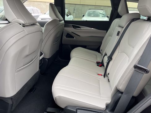 Certified 2026 INFINITI QX60 Luxe w/ Cargo Package AWD/4WD image 17