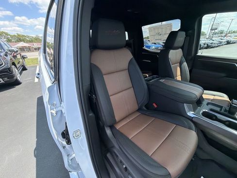 New 2026 Chevrolet Silverado 1500 High Country w/ Technology Package AWD/4WD image 31