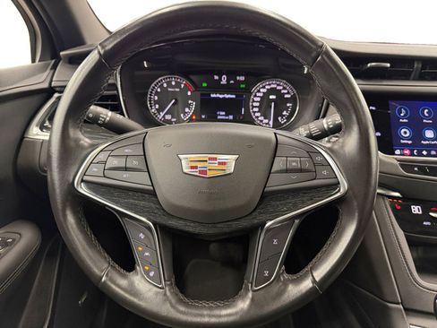 Used 2022 Cadillac XT5 Premium Luxury image 16