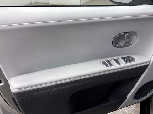 Used 2023 Hyundai Ioniq 5 SEL image 3